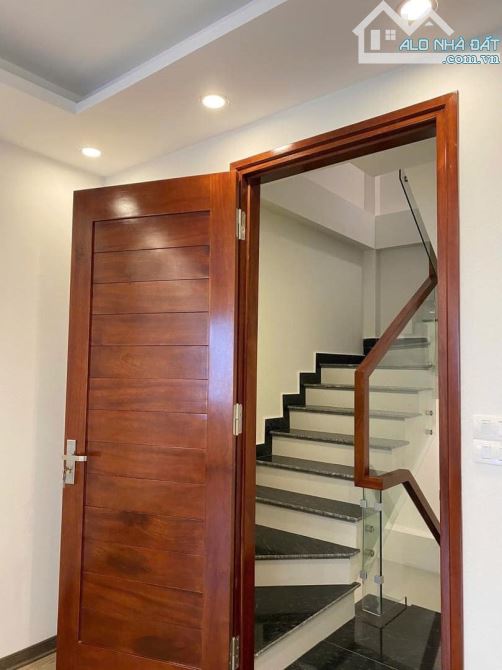 Nhà mới đẹp phố Bạch Mai, 31m2 x 5 tầng, MT 4.5m, chỉ 4.95 tỷ - 2