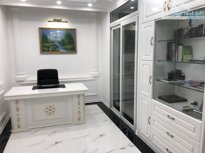 Bán nhà 3 tầng Mặt tiền Hậu Giang, Quận 6, NGANG 7M giá CHỈ 18 tỷ - 2