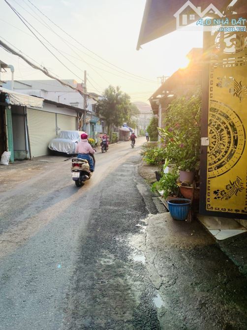 Bán Nhà Mặt Tiền Kinh Doanh Vạn Hạnh, Gần Trường Nguyễn Hữu Cầu,71m2, 2Tầng, Đường 8m Thôn - 2