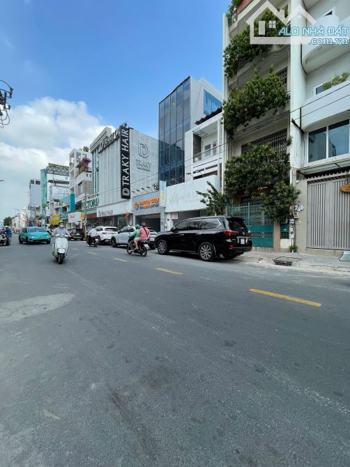 Cần bán gấp nhà MT Huỳnh Văn Bánh, Phú Nhuận - DT 5,3x22m - KC: 5 Tầng có thang máy - 2