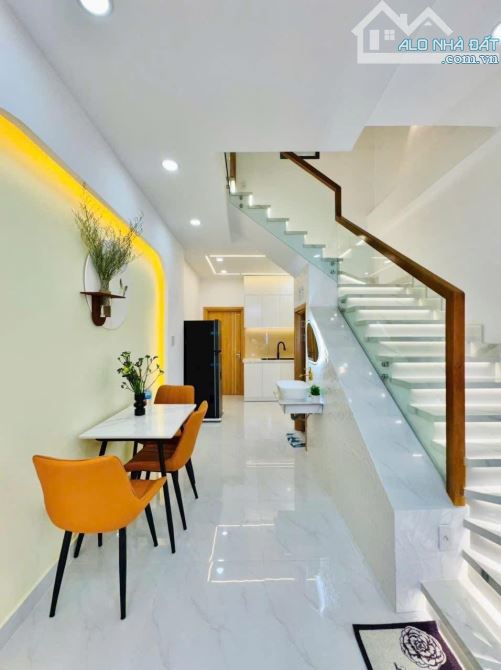 Nhà mới đẹp, dọn vào ở ngay Hồng Hà, Tân Bình. Giá: 3 Tỷ 120 / 48m2, chỉ 1 căn duy nhất - 2