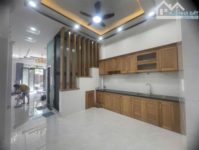 Bán nhà 5 TẦNG có THANG MÁY - 60M2 (4 x 15) - LÊ QUANG ĐỊNH - CHỈ HƠN 9 TỶ - 2