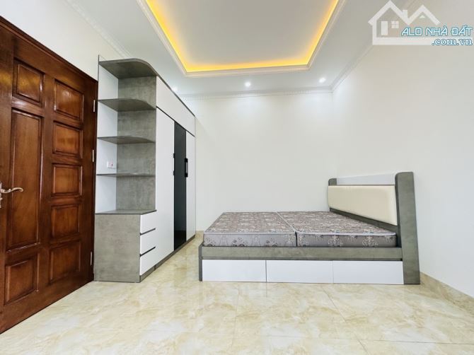 BÁN NHÀ NGỌC LÂM, LÔ GÓC, VIEW HỒ, 5 TẦNG, THANG MÁY, 35M2, GIÁ 7 TỶ - 2