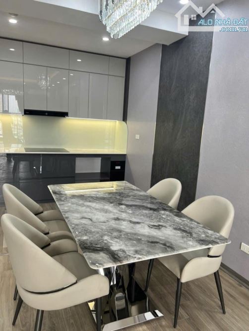 Kinh Doanh Ô Tô Tránh - Hàng Nét Căng Mới Đẹp Thang Máy DT:50m x 6T KĐT Kiến Hưng -Hà Đông