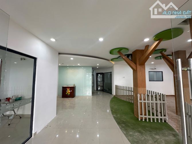 Bán nhà mặt tiền số 178 Nguyễn Duy Dương, Quận 10. DT: 11.6*30M. Giá chỉ: 78 tỷ - 3