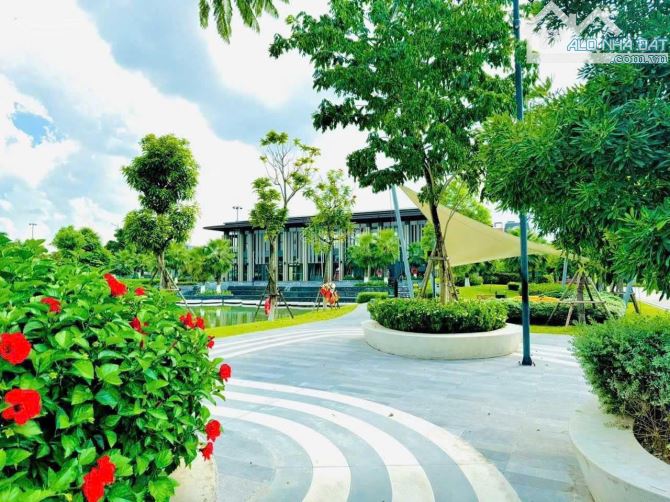 Cho thuê biệt thự The Manor Centrer Park Nguyễn Xiển, DT 200m x 4T, mt 10 nhà đẹp giá rẻ n - 3