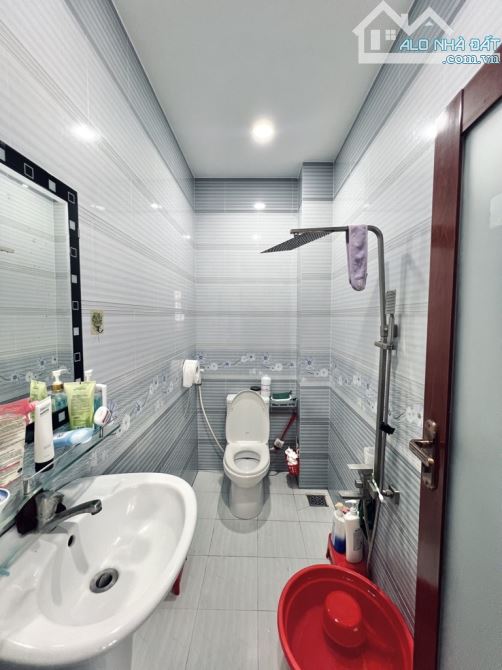 LÔ GÓC 2 MT KLG TRẦN THÁI TÔNG - XE HƠI TRÁNH NHAU - 4*19 A4 - 3PN 3WC - GIÁ 7 TỶ XXX - 3