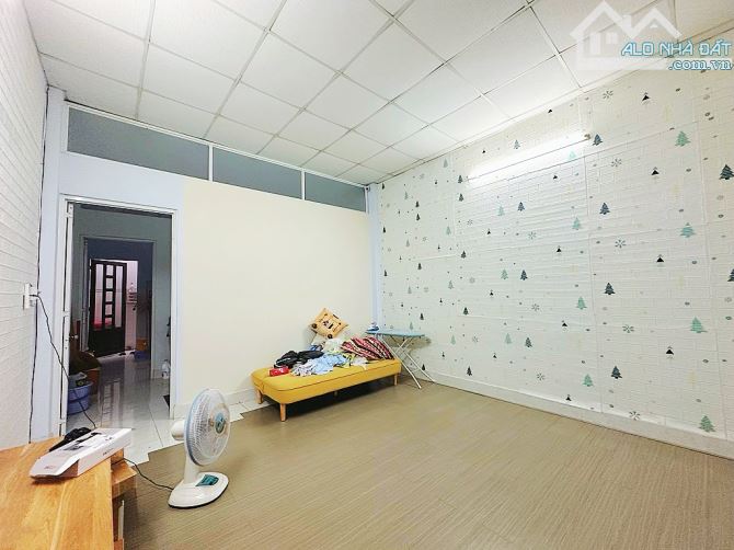 BÌNH TÂN - ĐƯỜNG SỐ 12 - 48M2 - 3TẦNG -CHỈ 4TỶ NHÍNH CÒN TL HẺM XE HƠI - NGANG 4M VUÔNG VỨ - 3