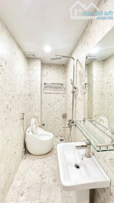 Nhà cực đẹp ngõ 6 Đặng Văn Ngữ, full nội thất, sổ 50m2, oto đỗ gần ngõ thoáng. Giá 11.8 tỷ - 4