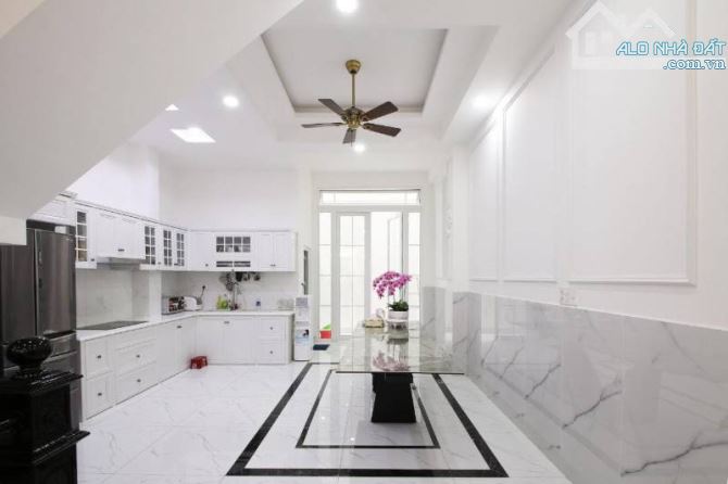 BÁN NHÀ HẺM 127 NI SƯ HUỲNH LIÊN P.10 TÂN BÌNH - HXH 10M CÓ VỈA HÈ - DT 5X20M - 3 LẦU - 4