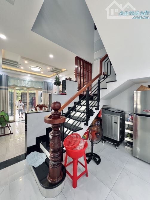 LÔ GÓC 2 MT KLG TRẦN THÁI TÔNG - XE HƠI TRÁNH NHAU - 4*19 A4 - 3PN 3WC - GIÁ 7 TỶ XXX - 4