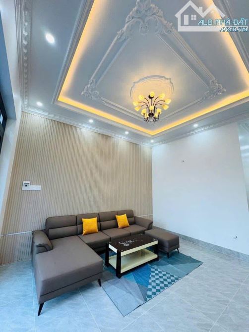 Bán nhà cấp 4 đang cho thuê ở Chợ Đầu Mối Hóc Môn 4x18 ( 72m2 ) 645 TRIỆU, SHR - 4