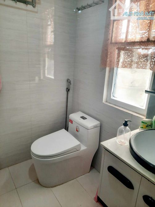 Tôi chính chủ cần bán nhà 3 tầng đường 7,5m - 13