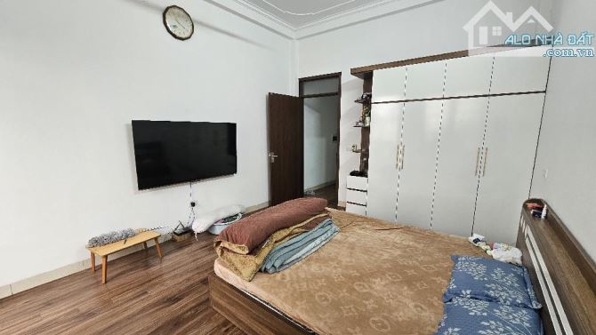 BÁN NHÀ LIỀN KỀ DV ĐÌA LÃO HÀNG BÈ MẬU LƯƠNG PHÂN LÔ Ô TÔ KD VỈA HÈ NHỈNH 12 TỶ - 5