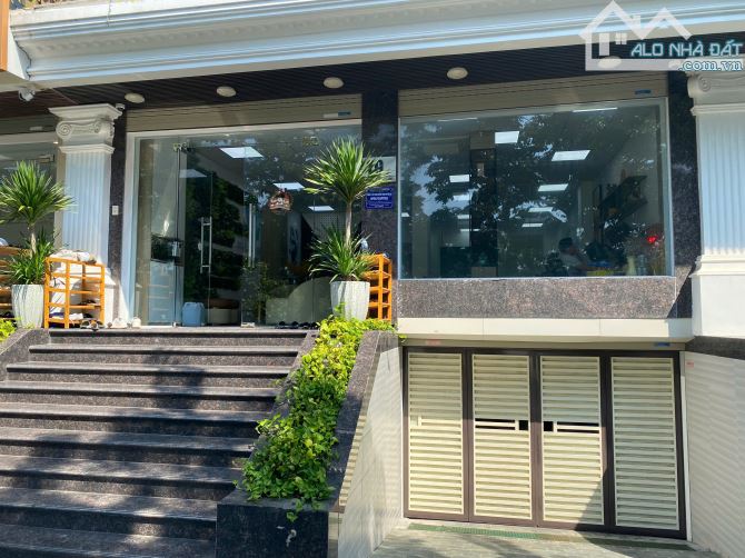 Cho thuê T1-2 LK khu đô thị TP Giao Lưu - Phạm Văn Đồng 120m2/sàn, MT 7m. Thông sàn. 35tr - 6