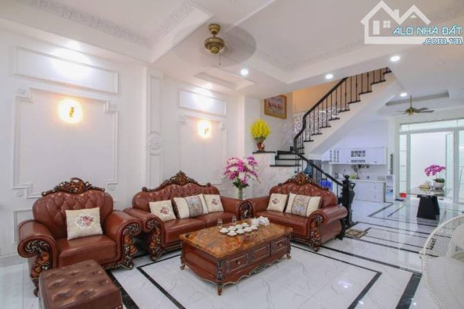 BÁN NHÀ HẺM 127 NI SƯ HUỲNH LIÊN P.10 TÂN BÌNH - HXH 10M CÓ VỈA HÈ - DT 5X20M - 3 LẦU - 6