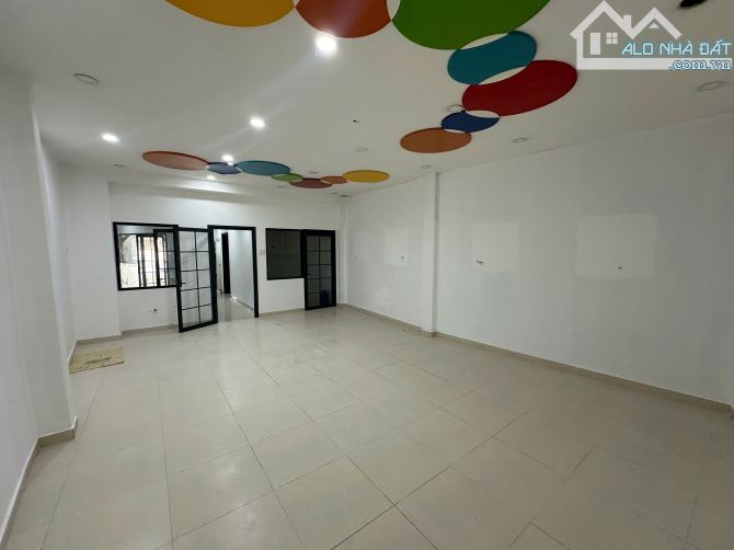 Bán nhà mặt tiền số 178 Nguyễn Duy Dương, Quận 10. DT: 11.6*30M. Giá chỉ: 78 tỷ - 7