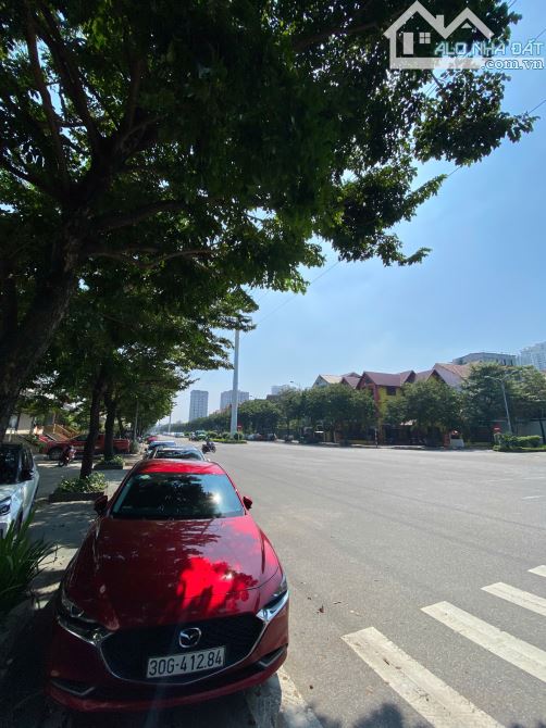 Cho thuê T1-2 LK khu đô thị TP Giao Lưu - Phạm Văn Đồng 120m2/sàn, MT 7m. Thông sàn. 35tr - 8