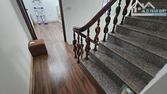 BÁN NHÀ LIỀN KỀ DV ĐÌA LÃO HÀNG BÈ MẬU LƯƠNG PHÂN LÔ Ô TÔ KD VỈA HÈ NHỈNH 12 TỶ - 8