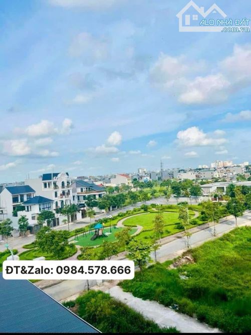 BÁN LÔ GÓC SỔ ĐỎ ĐỐI DIỆN KHUÂN VIÊN KĐT KỲ ĐỒNG GIÁ CHỈ 3 tỷ 400 - LH O984578666