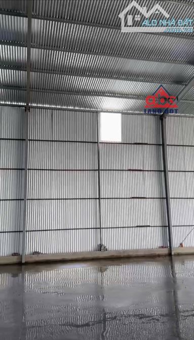 XT084 👉Cho thuê xưởng 1200m2 Gần Đường Hoàng Văn Bổn 100M