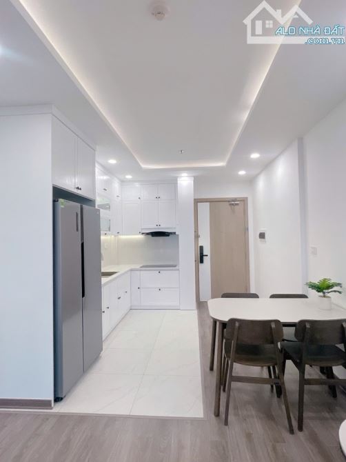 Bán Nhà Lạc Long Quân - 6 Tầng Thang Máy - Nội Thất Xịn Sò - 8 Tỷ Nhô.