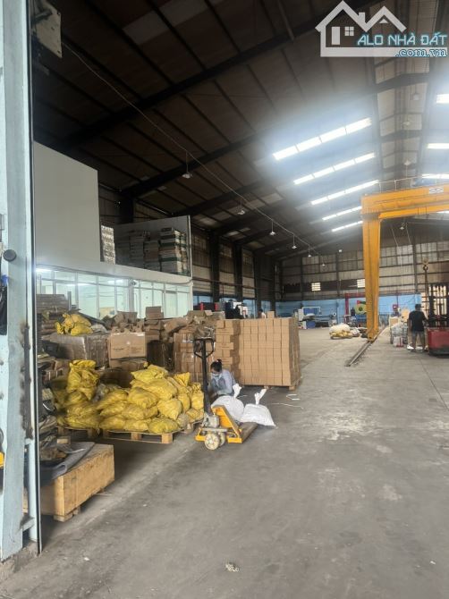 Cần bán đất 3 mặt tiền 1600 m2 Quộc Lộ 1A ngay Vòng Xoay An Lạc thích hợp xây Cty 95 tỷ