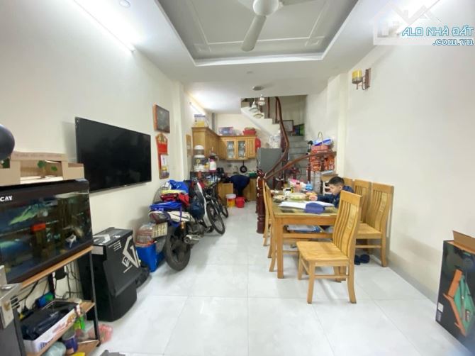 Bán Nhà Ngõ 639 Hoàng Hoa Thám, 29m², 5 Tầng – Giá 6.9 Tỷ, Ba Đình