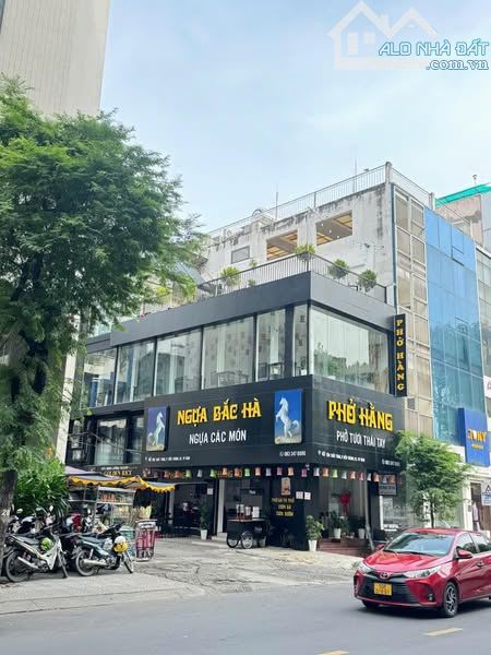 Cho thuê QUÁN CAFE GÓC 2MT 39 Tôn Thất Tùng, BẾN THÀNH, Q1. Dt: 20x5M, Kc: trệt 2 lầu