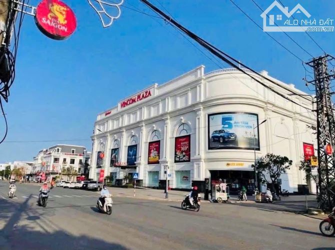 Bán căn shophouse Vincom Quảng Ngãi, giá chỉ 5,2 tỷ