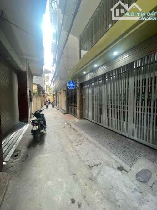 Bán CC mini đẹp tại Hoàng mai 14,8 tỷ , 68m, 7 tầng với 14 phòng khép kín 80 triệu/tháng
