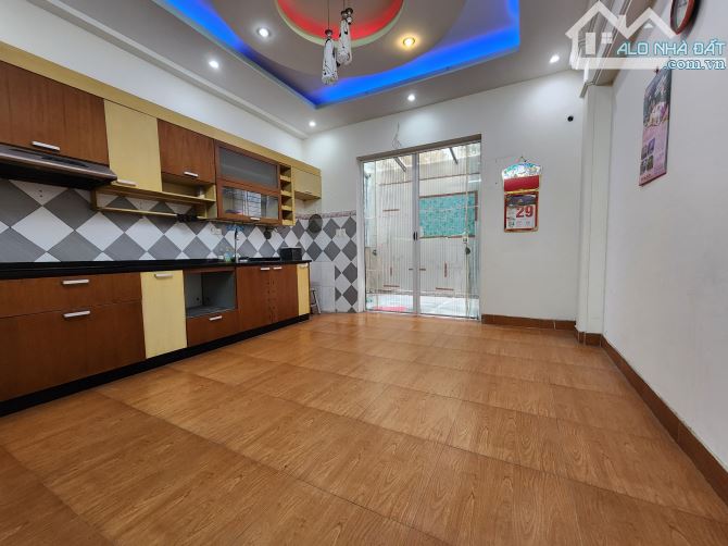 Cho thuê liền kề ngõ 6 Nguyễn Văn Lộc Mỗ Lao Hà Đông, DT 90m x 4T, 1 hầm nhà đẹp giá 26 tr