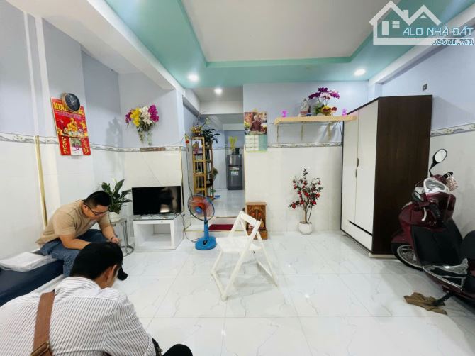 Nhà 3 tầng, Tân Sơn Nhì giao Trường Chinh, 3.85 tỷ