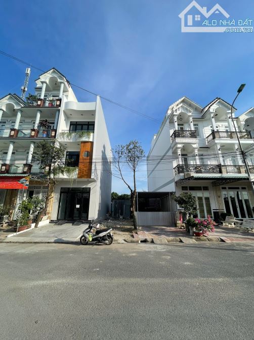 Bán gấp nền mặt tiền đường Trần Minh Sơn KDC đại học y dược 64m2 giá đầu tư