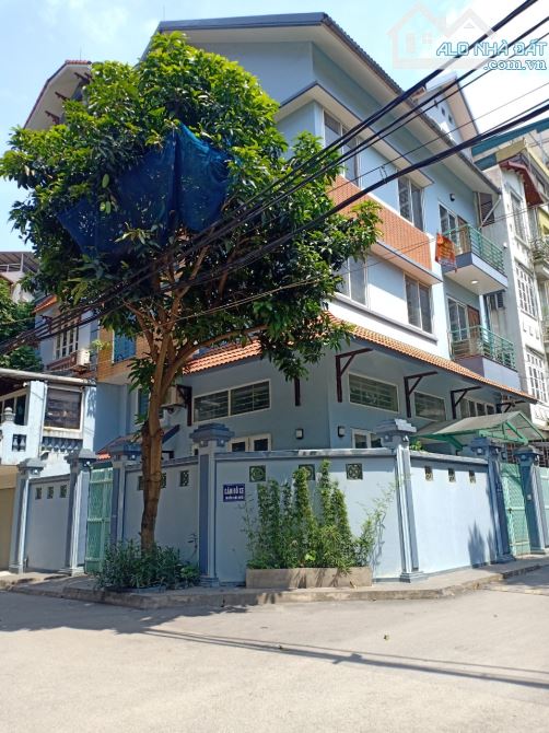 Cho thuê nhà phân lô phố trần quốc hoàn, phan văn trường 100m2x4T Full nội thất