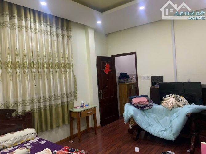 1/ Hương Lộ 3 , hẻm nhựa 8m , hẻm thông ,diện tích : 6m * 21m , cấp 4 gác lửng chỉ 9,3 tỷ