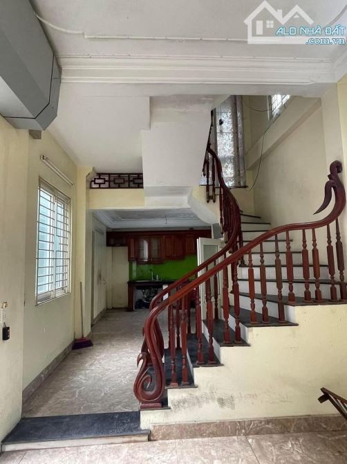 CẦN BÁN GẤP NHÀ KHU KIM GIANG.HOÀNG MAI  - Ô TÔ ĐỖ