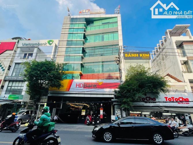 Bán toà building siêu vị trí MT Nguyễn Gia Trí Q Bình Thạnh, DT 10x20m, hầm 7 tầng. HĐT 3