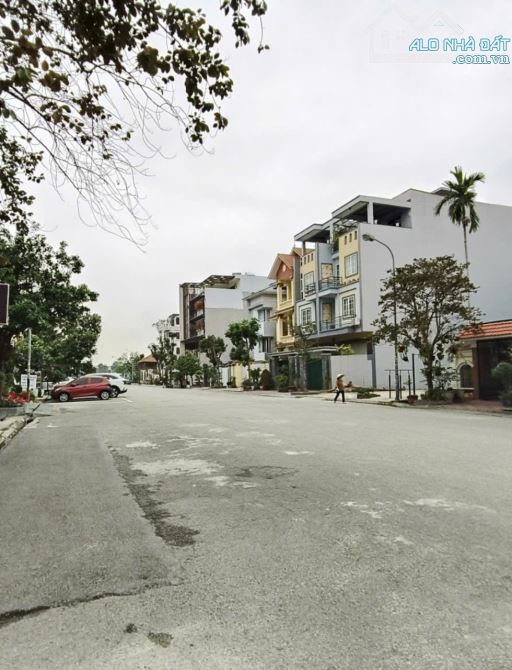 Bán lô đất biệt thự DT 200 M Tuyến 2 Lê Hồng Phong Ngô Quyền HP