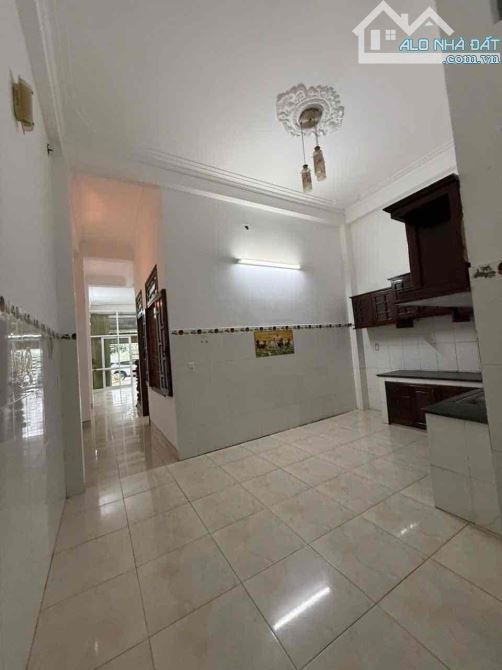 BÁN NHÀ 3 TẦNG THANH NGHỊ,HOÀ MINH, LIÊN CHIỂU, ĐÀ NẴNG,DT:90M2.MT:5M.GIÁ:4.5 TỶ.