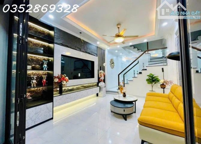 NHÀ ĐẸP ĐẠI TỪ 5 TẦNG THIẾT KẾ HIỆN ĐẠI, NGÕ NÔNG 38.5M2 GIÁ 6.72 TỶ