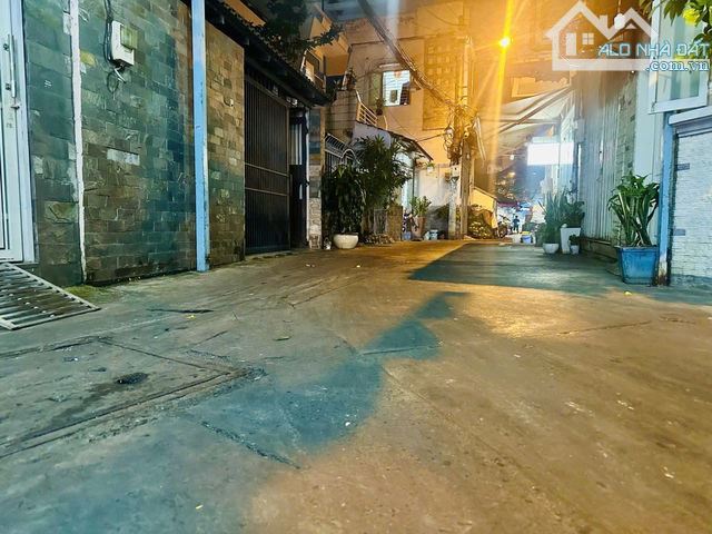 Bán nhà 52m2, 3T, 5pn dòng tiền 9tr/ tháng chủ nhiệt bán
