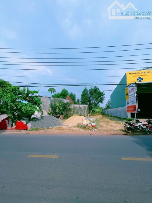 Bán lô đất 261m2 mặt tiền đường Nguyễn Hoàng Gần KCN Bầu Xéo Sông Trầu Trảng Bom ĐN