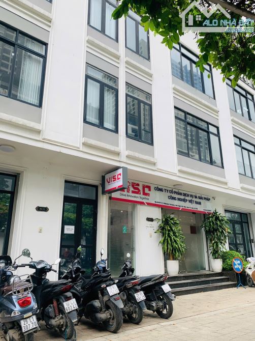 Cho thuê nhà Nguyễn Cơ Thạch, Mỹ Đình. DT 105m2, MT 6m nhà đẹp. Giá 50tr