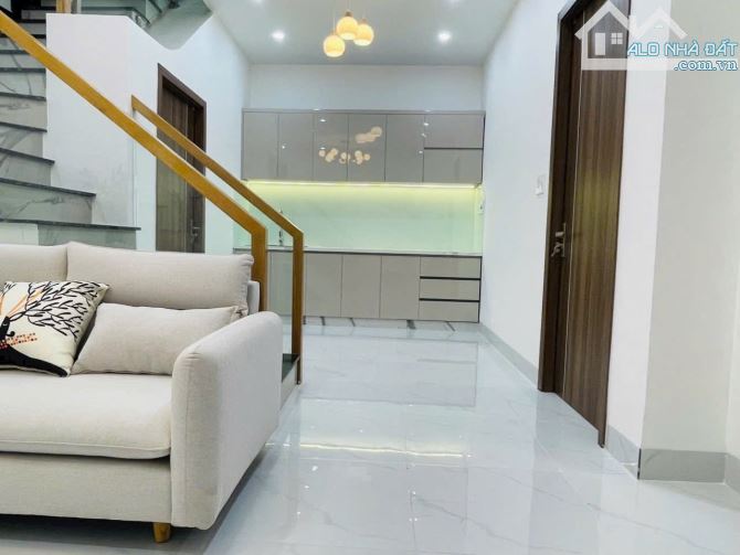 BÁN NHÀ 1TRỆT 1LẦU. DT: 84M2 (CÓ HOÀN CÔNG) NGAY UBND PHƯỜNG TÂN VẠN. GIÁ CHỈ 1 TỶ 750