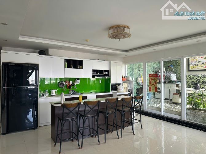 Cho thuê penhouse Dic Phoenix sân vườn full nội thất đẹp