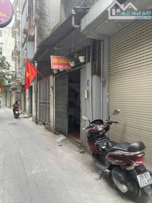 Bác Triệu bán Nhà Nguyễn Phong Sắc, Cầu Giấy, DT: 35m2x5T, MT: 4.1, 10.5 tỷ