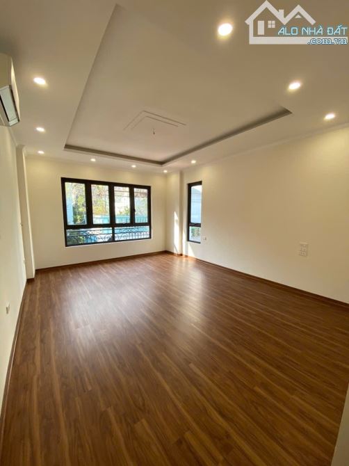 🏡 BÁN NHÀ CẦU GIẤY – 60M², 4 TẦNG + 1 TUM – Ô TÔ VÀO NHÀ, THIẾT KẾ HIỆN ĐẠI - 1