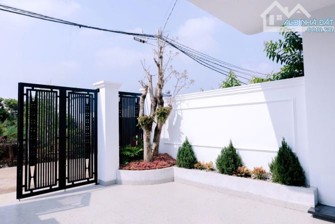 nhà thiết kế Tân cổ điển 6x20m nội thất xịn mịn cách ngã 6 chỉ hơn 3km đường nhựa thông - 1