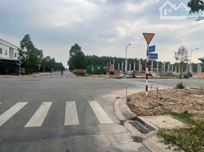 CẦN TIỀN BÁN NGỘP CHỈ VỚI 1TY SỞ HỮU NGAY LÔ ĐẤT 150M2 VỊ TRÍ ĐẸP - 1